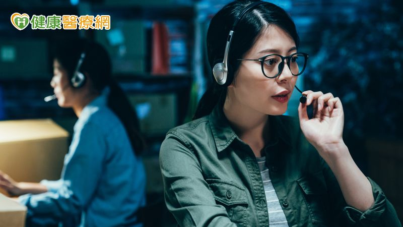 大夜班、作息不定 女發現小腫塊,竟是乳癌第四期!醫:及早篩檢最關鍵