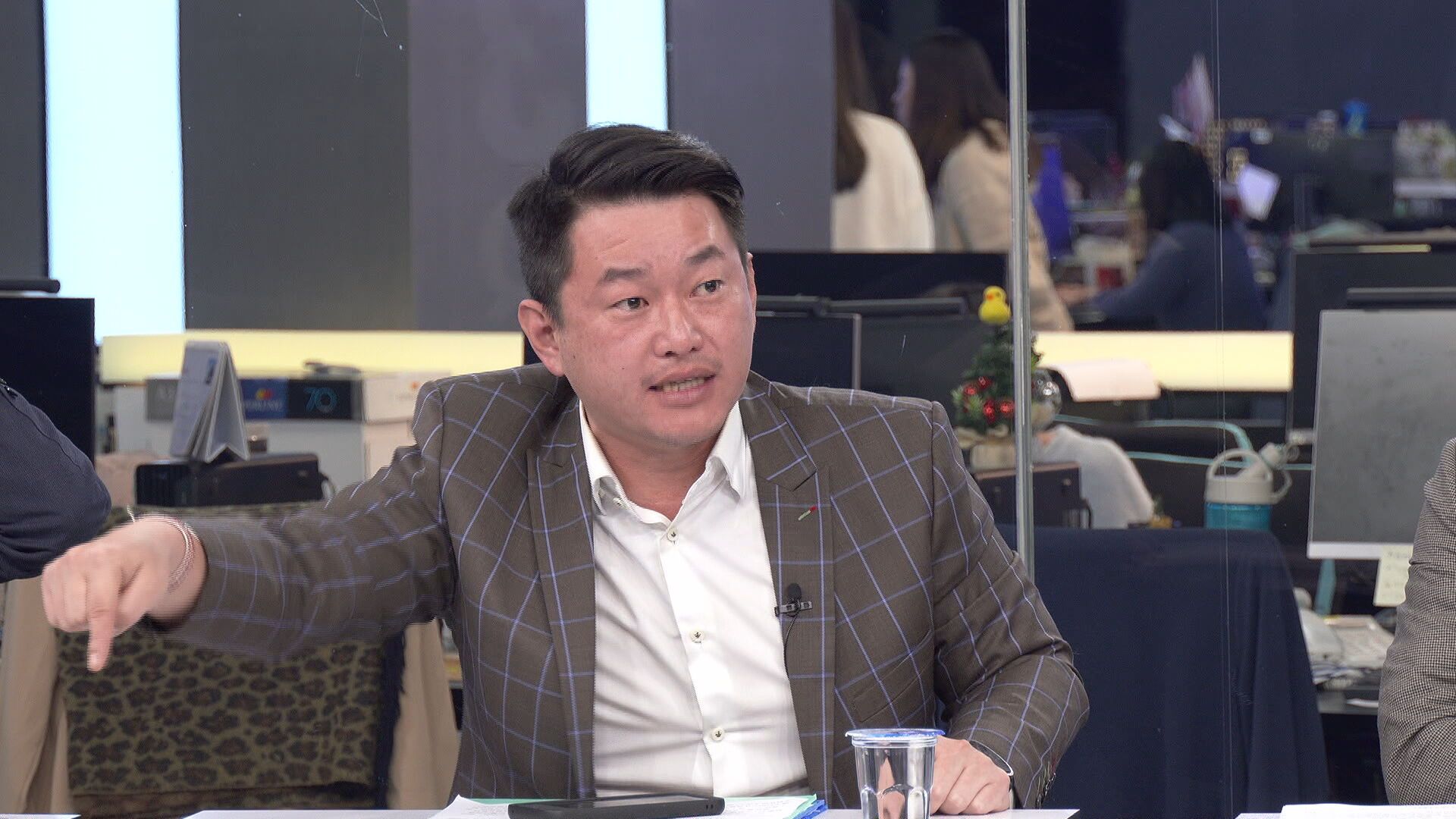 看祖先決定國籍「野蠻」 陳柏惟提川普德國裔酸館長:落葉歸根都肥料