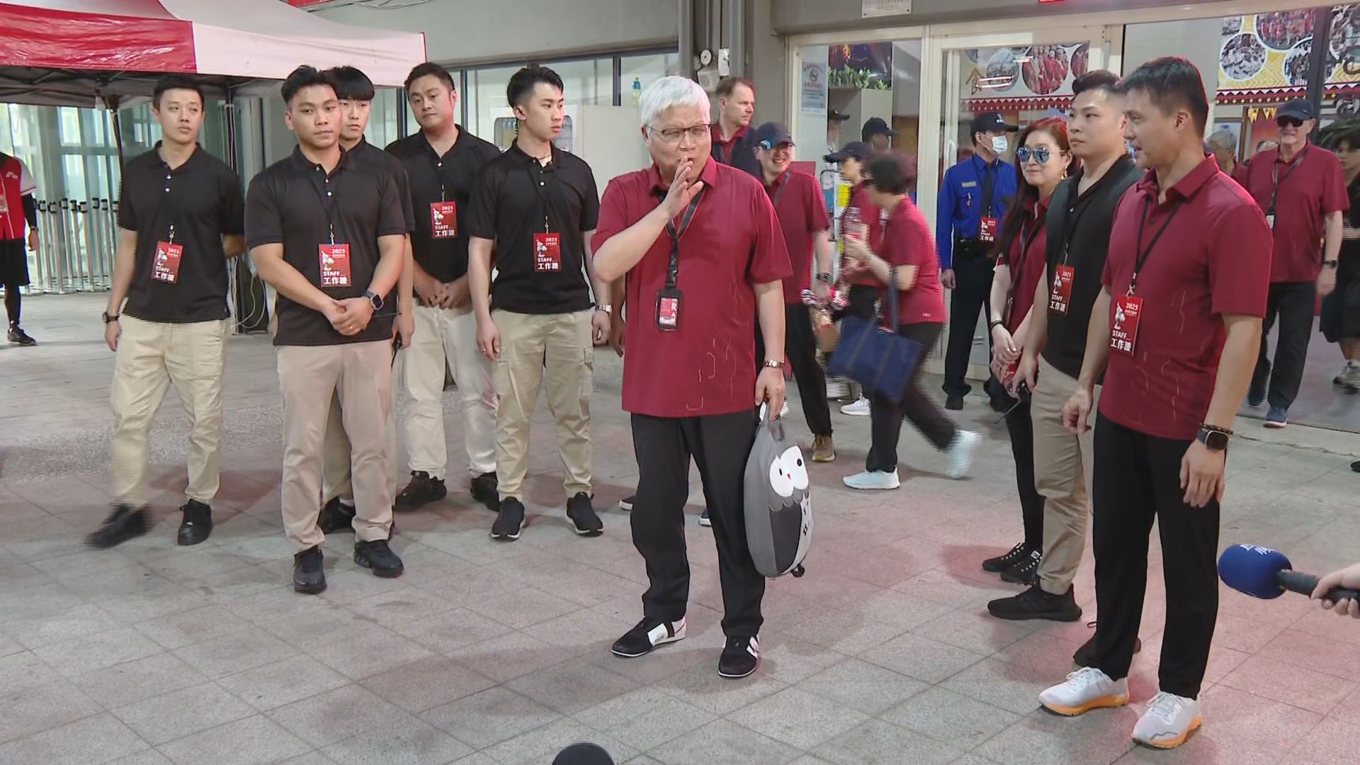 台積電運動會 大咖、週邊都吸睛2/台積電運動會周邊夯 貓頭鷹洗衣袋、背包火速賣光