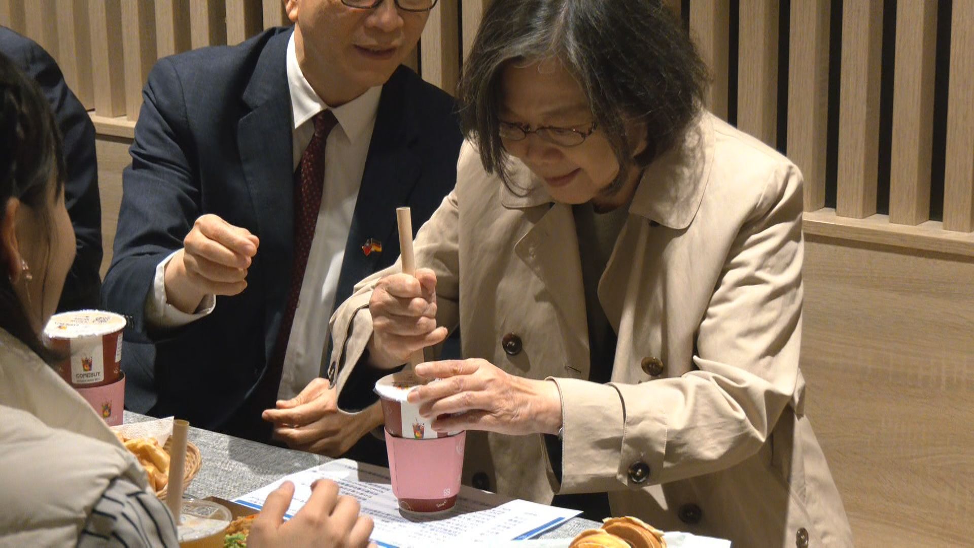 小英特調「台德」珍奶 IPAC創辦人將訪台2/「小英特調」!在德國喝珍奶 蔡英文樂喊:要加紅豆