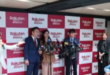 樂天神祕記者會變歡樂婚宴? 主持人喊「套套掉了」被罵更慘