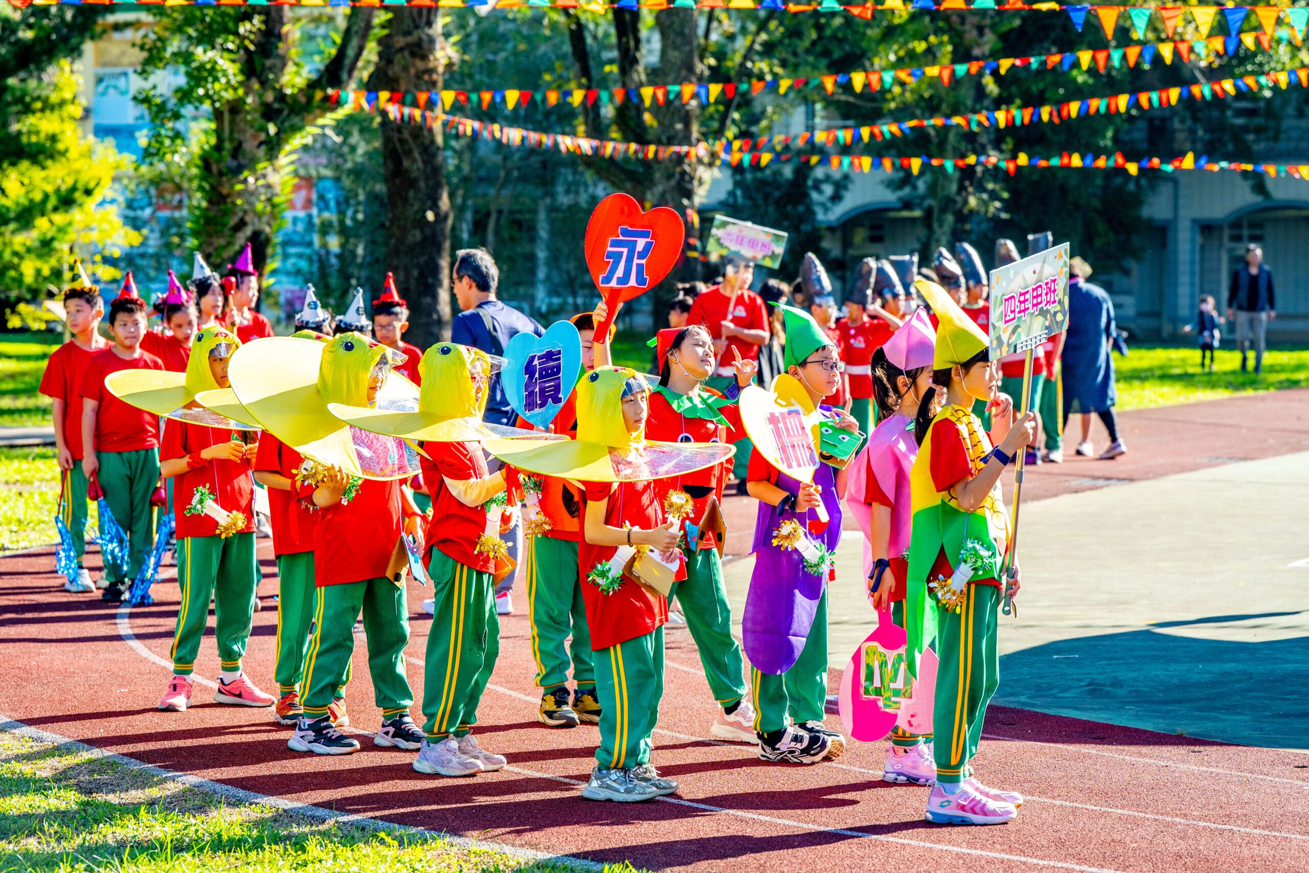 張善政出席內柵國小125週年校慶 肯定學校永續與生態教育成果 d4f97aef 60f2 459a 87c3 23559f7c8156 scaled