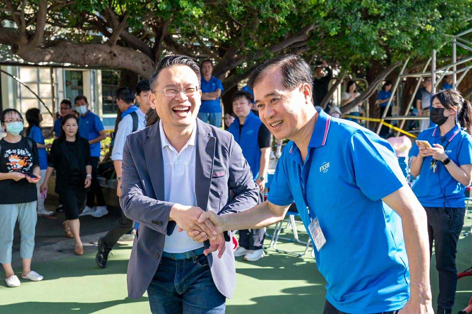 蘇俊賓返母校振聲中學慶創立六十周年 領唱校歌勾起回憶 f2b312f6 2823 434a 98b7 cec606219c7d