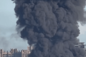 桃園蘆竹回收廠火警 大量濃黑煙直竄天際