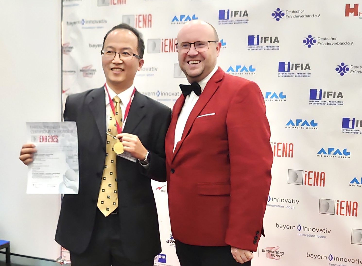 中原大學教授發表「可視化奈米顯微鏡」專利技術 獲紐倫堡國際發明展金牌肯定 h5sg45