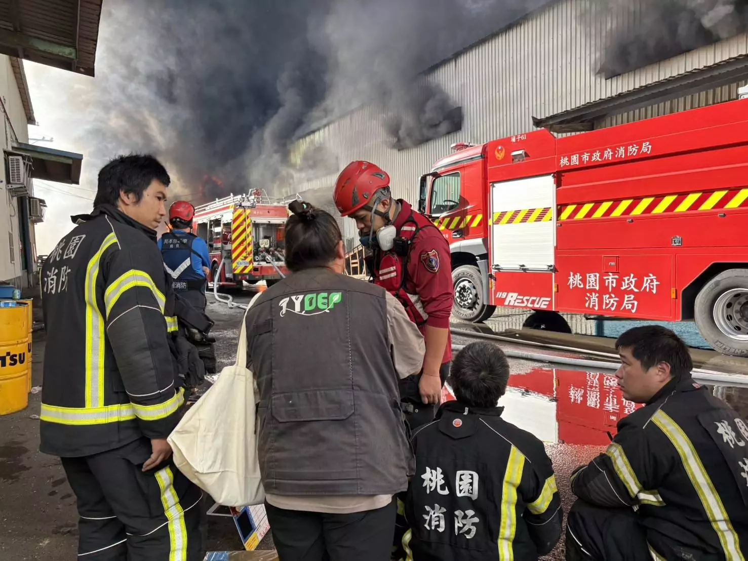 蘆竹非法工廠大火釀空污 桃園環保局重罰2000萬 第2張 0