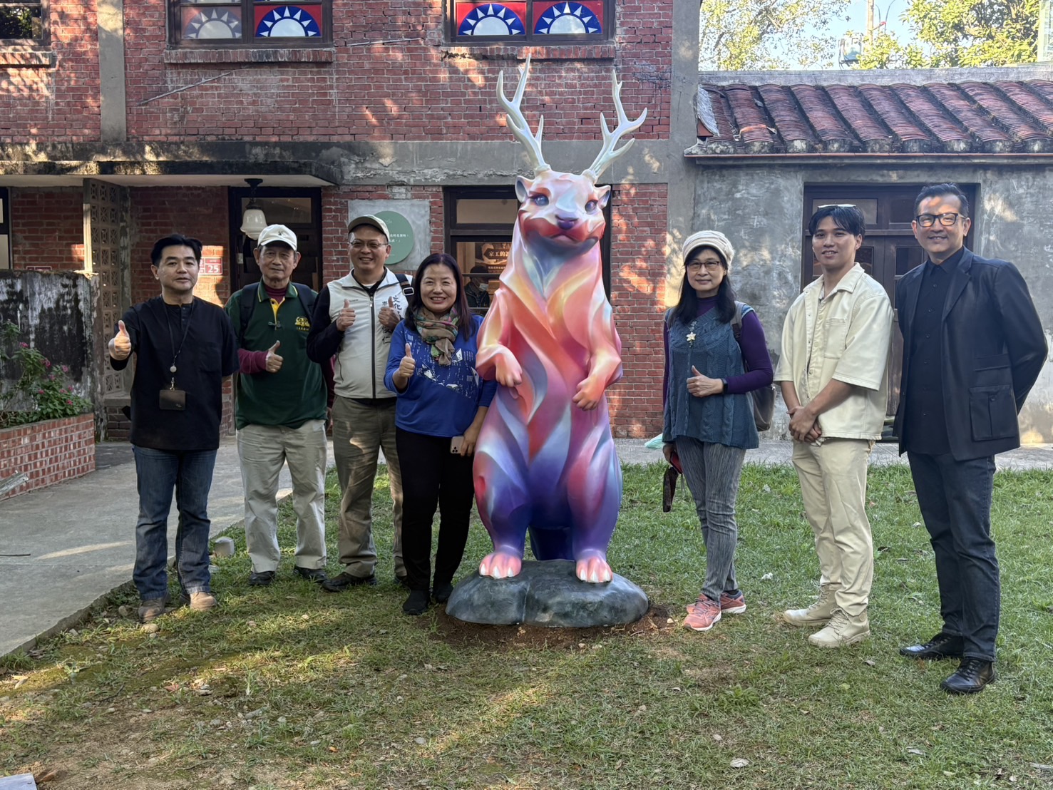 裝置藝術「守望獸 鹿角獺」 0