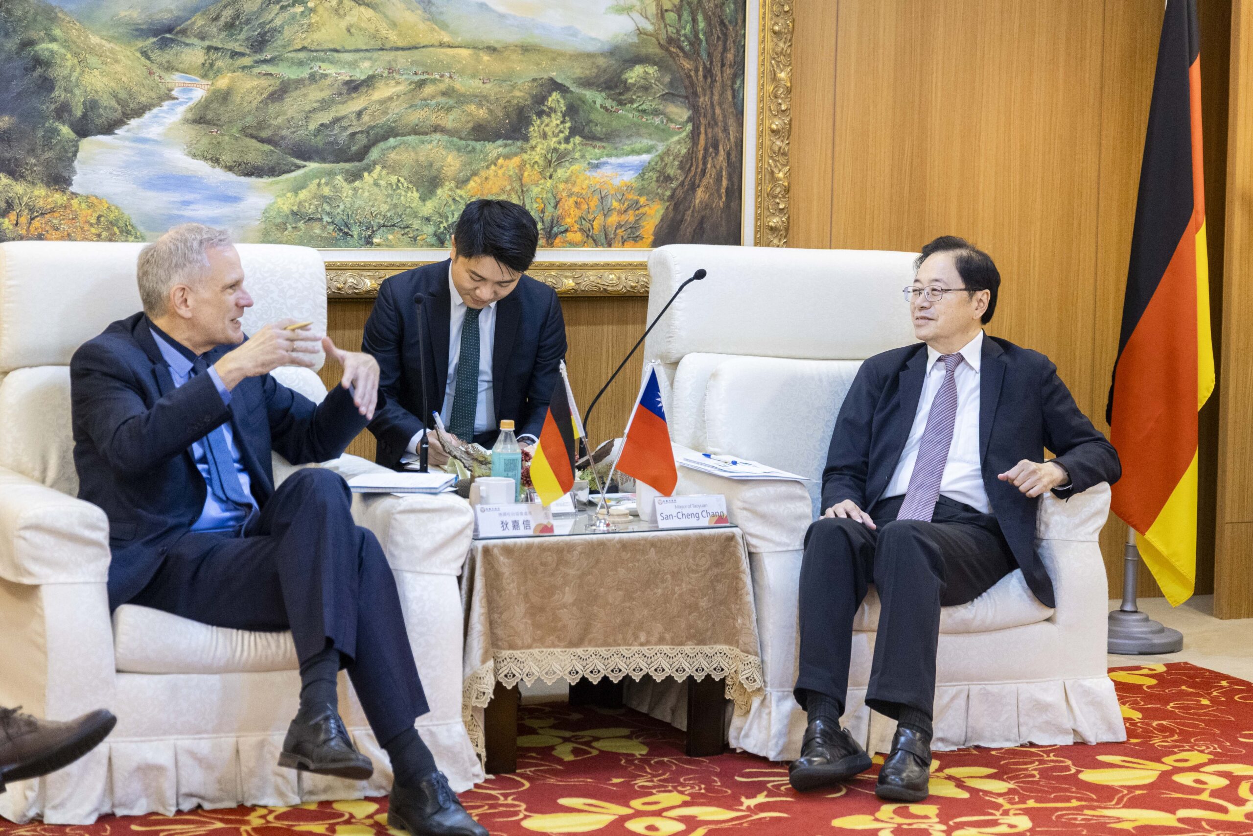 德國在台協會處長狄嘉信訪桃 期促進各方面交流開展 0 scaled