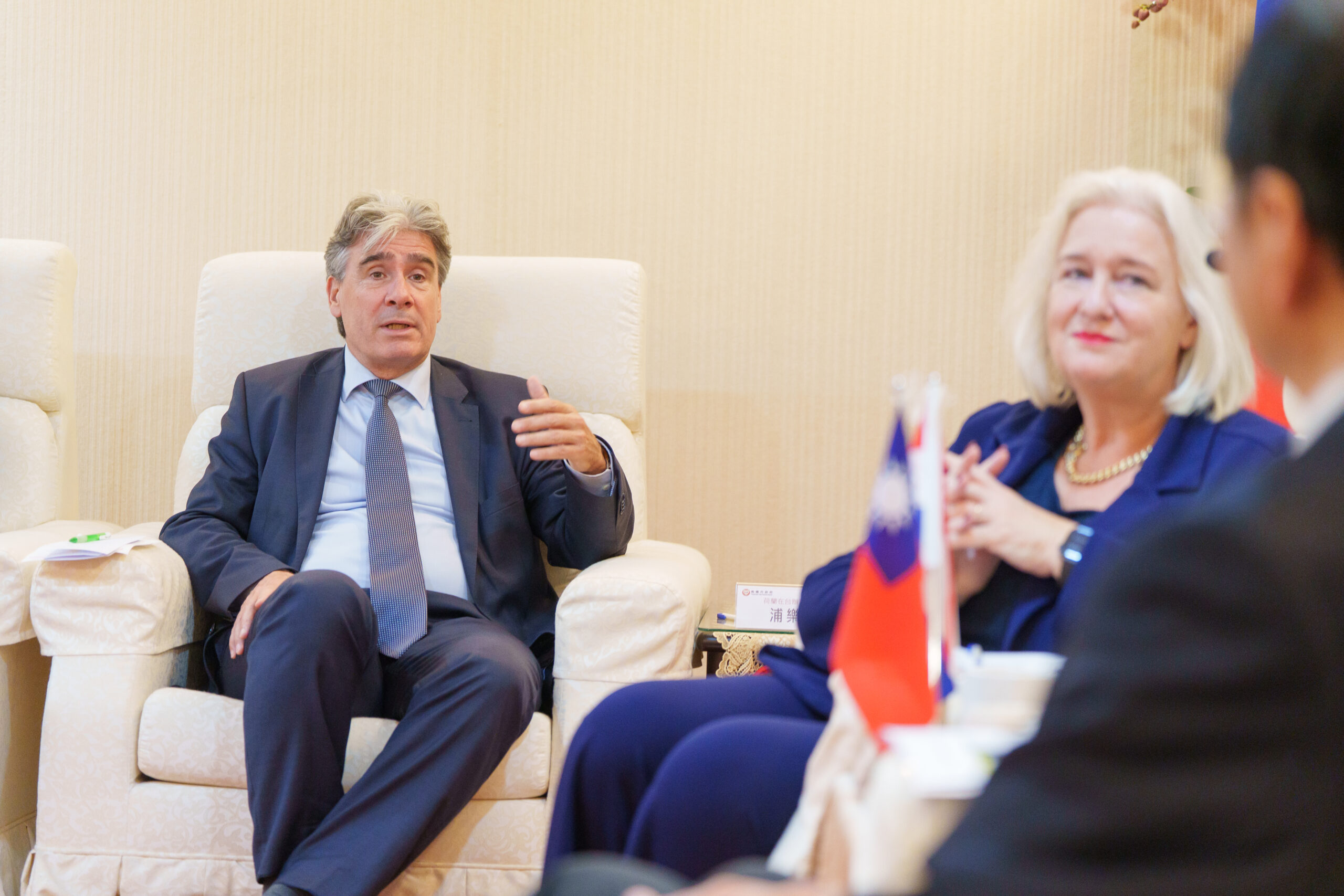 張善政與荷蘭哈勒默梅爾市長交流 盼深化城市友好關係 荷蘭在台辦事處浦樂施代表與會 0 scaled