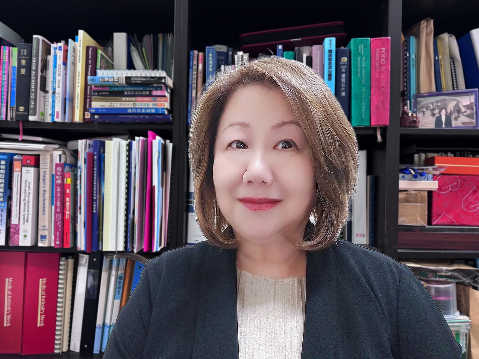 02 中原大學生科系教授許毅芝研發之創新奈米藥物平台技術，將技轉予天惠奈米生醫，加 0