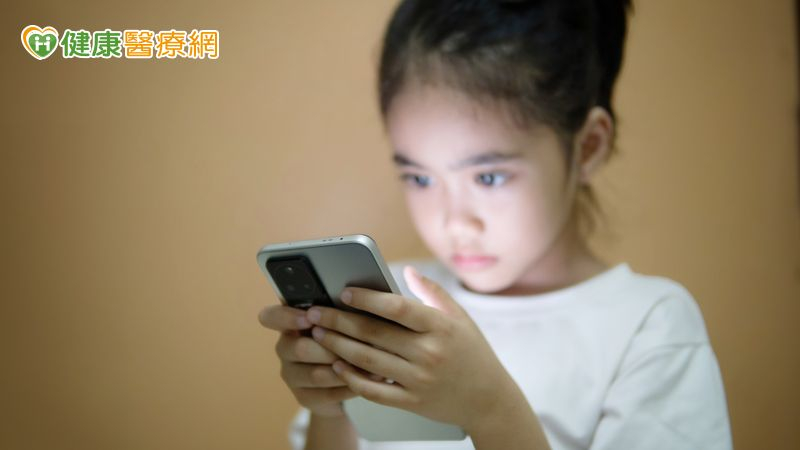 兒少社媒使用影響再+1 研究揭ADHD症狀增!澳洲祭16歲以下禁用令有用嗎?