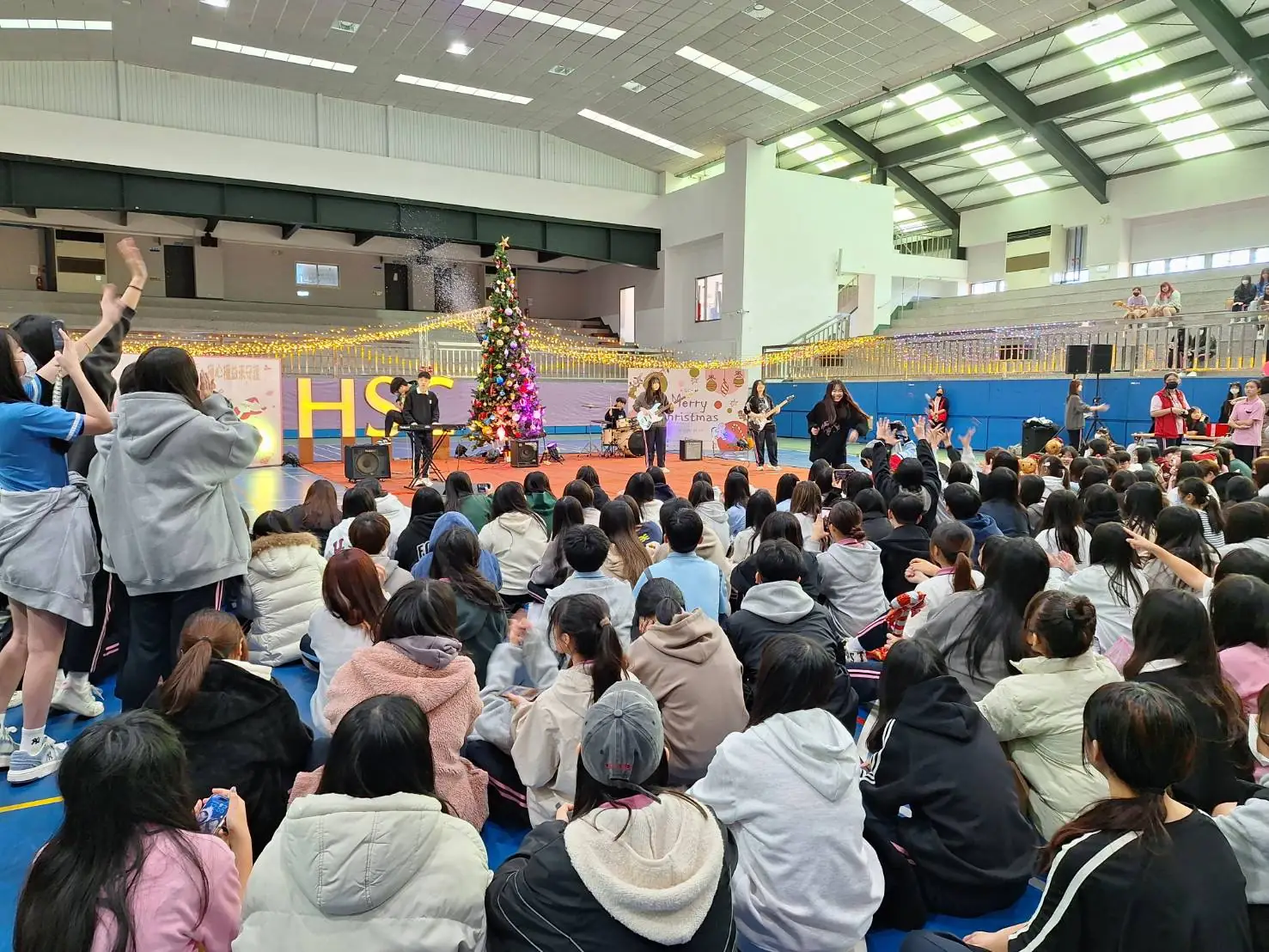 新生醫專歡慶聖誕 結合「學權日」提升學子權益觀念 新生醫專歡慶聖誕 結合「學權日」提升學子權益觀念