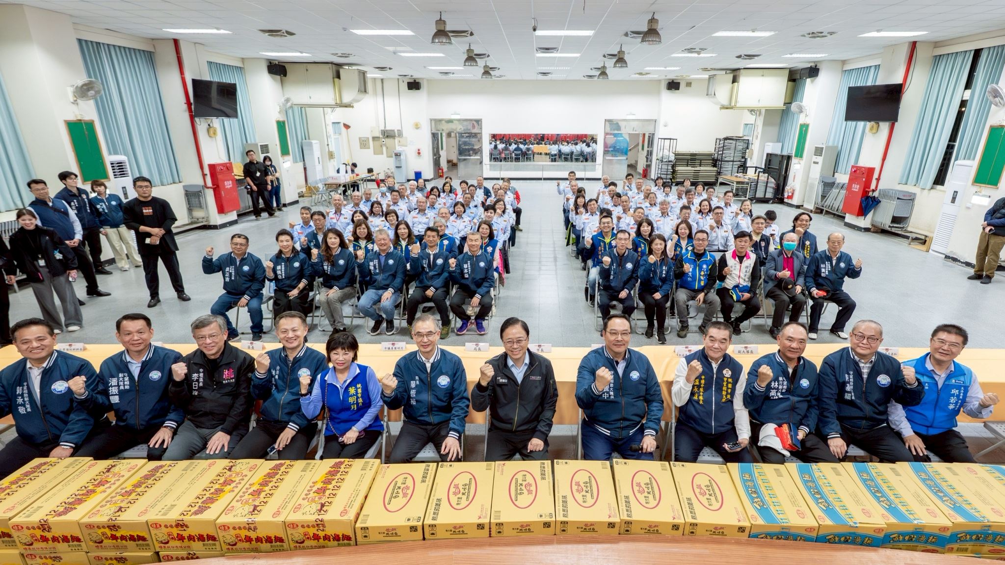 守望相助中壢中隊慰勤 張善政:特優榮耀屬於每位隊員 1412fd52 aeb6 44aa 91d6 3e04508ea68d