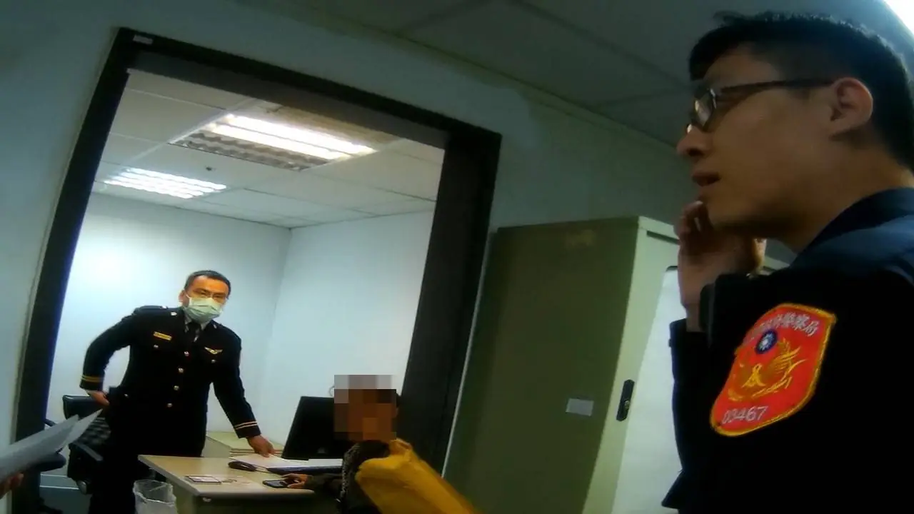 觀光名義來台淪詐騙車手 港籍男子機場落網 觀光名義來台淪詐騙車手 港籍男子機場落網