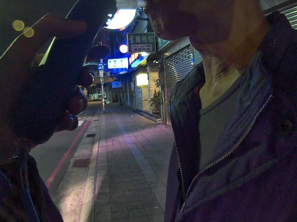 醉男騎電動滑板車趴趴走 酒測值1.03直喊「太誇張」 2392379 0