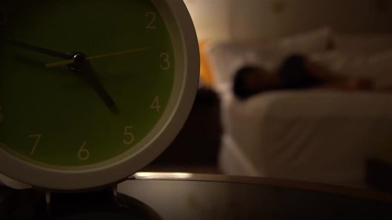 睡覺1動作竟害變胖!醫師:有人多5公斤以上