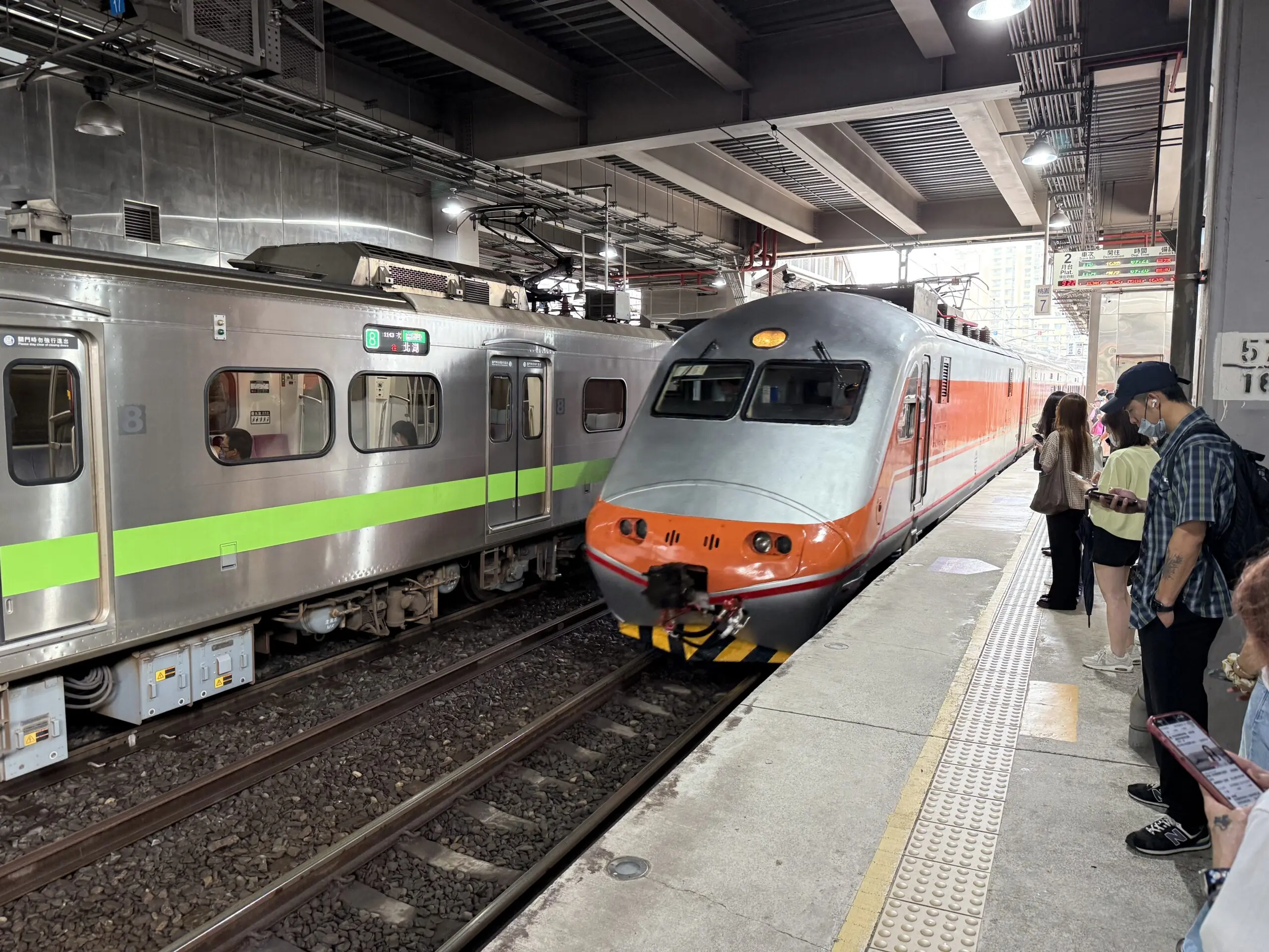 AI影片造謠長輩搭雙鐵享免票、行李直送飯店待遇 遭台鐵打臉 AI影片造謠長輩搭雙鐵享免票、行李直送飯店待遇 遭台鐵打臉