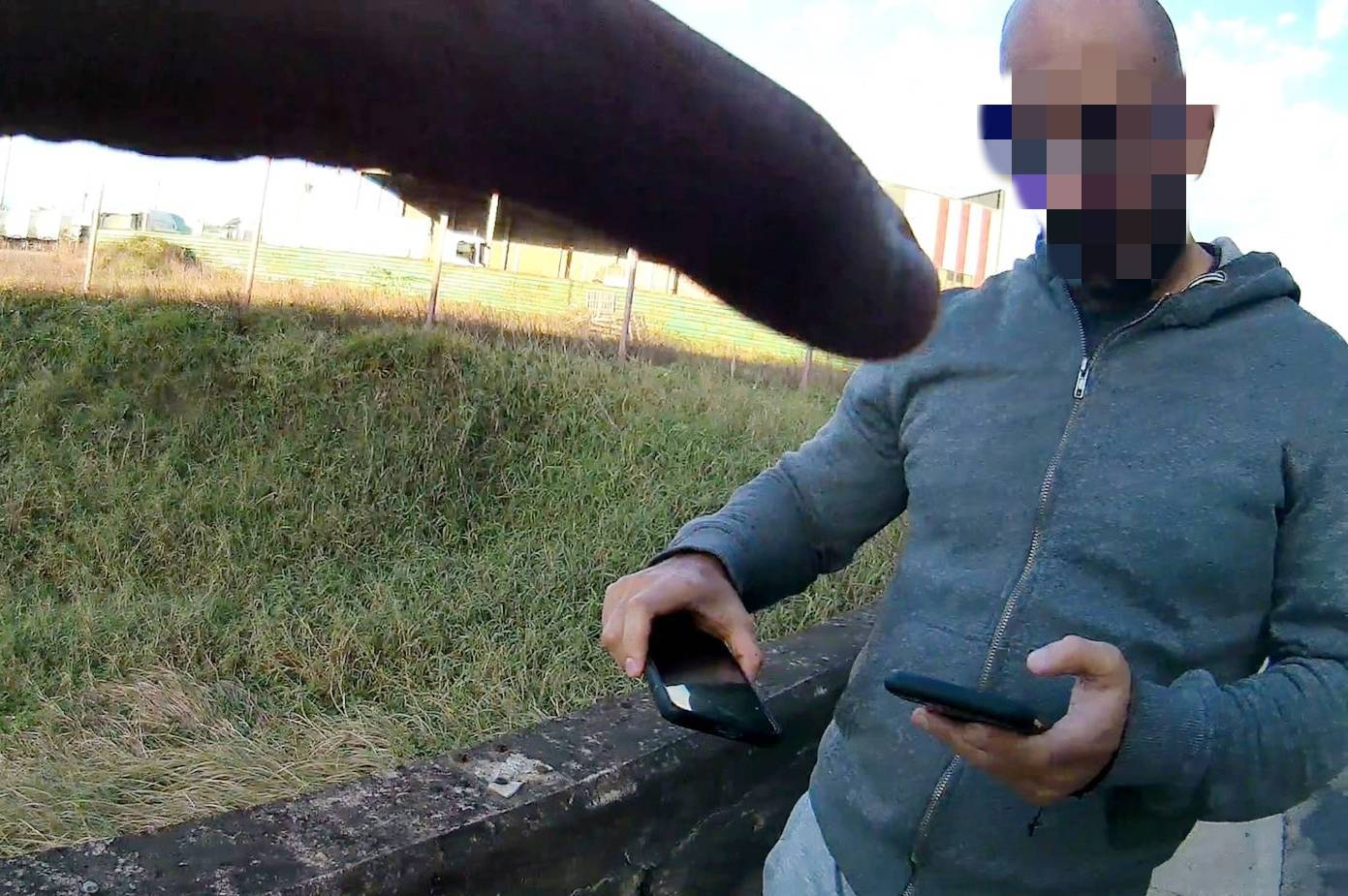 英籍男手機不翼而飛 大園警流利英文伸援