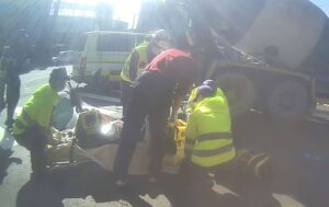 上班途中巧遇嚴重車禍 桃園消防林崇安出手急救2位OHCA騎士