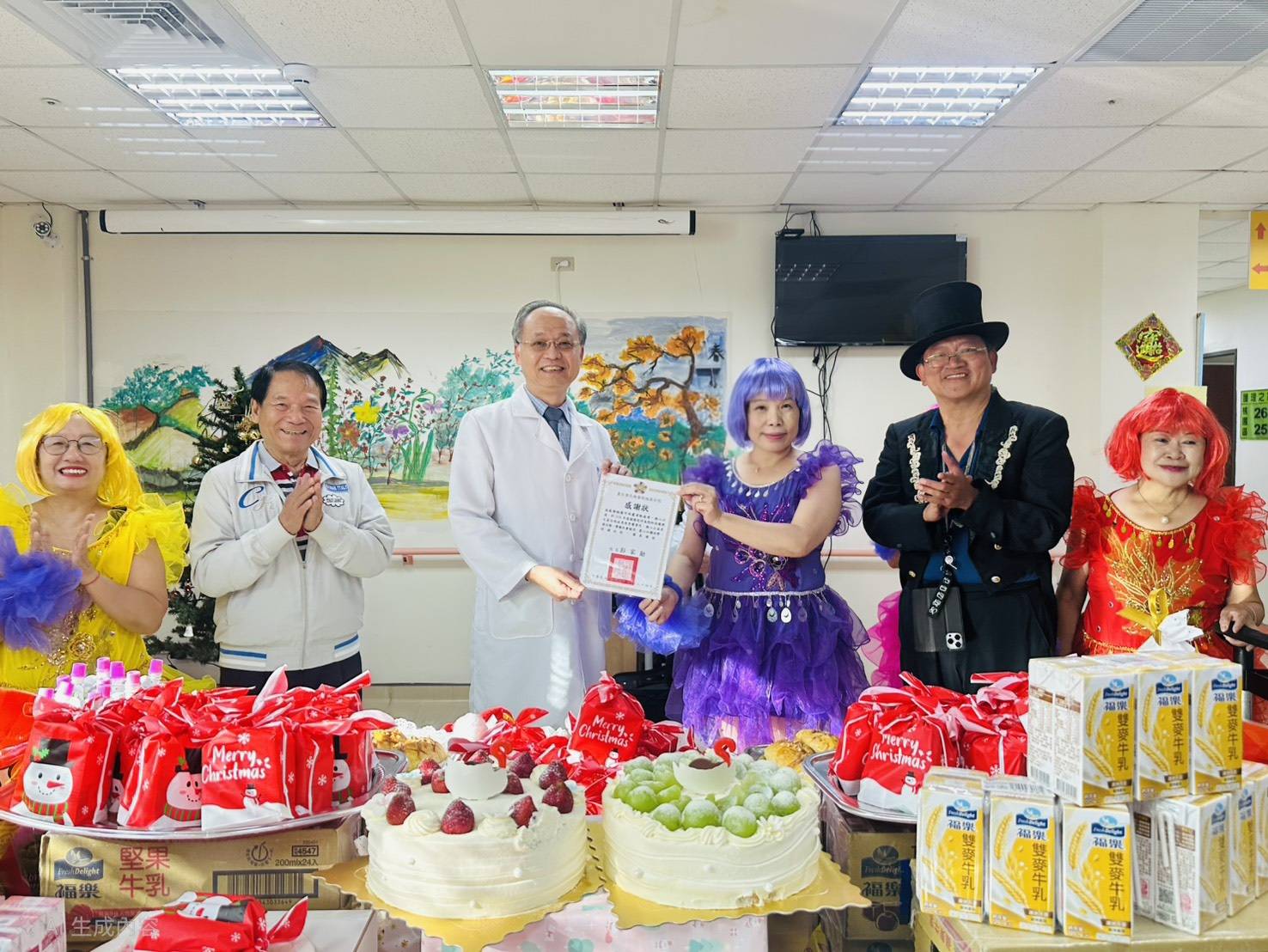 北榮桃園分院結合聖誕報佳音 為護理之家長輩慶生 411519 0