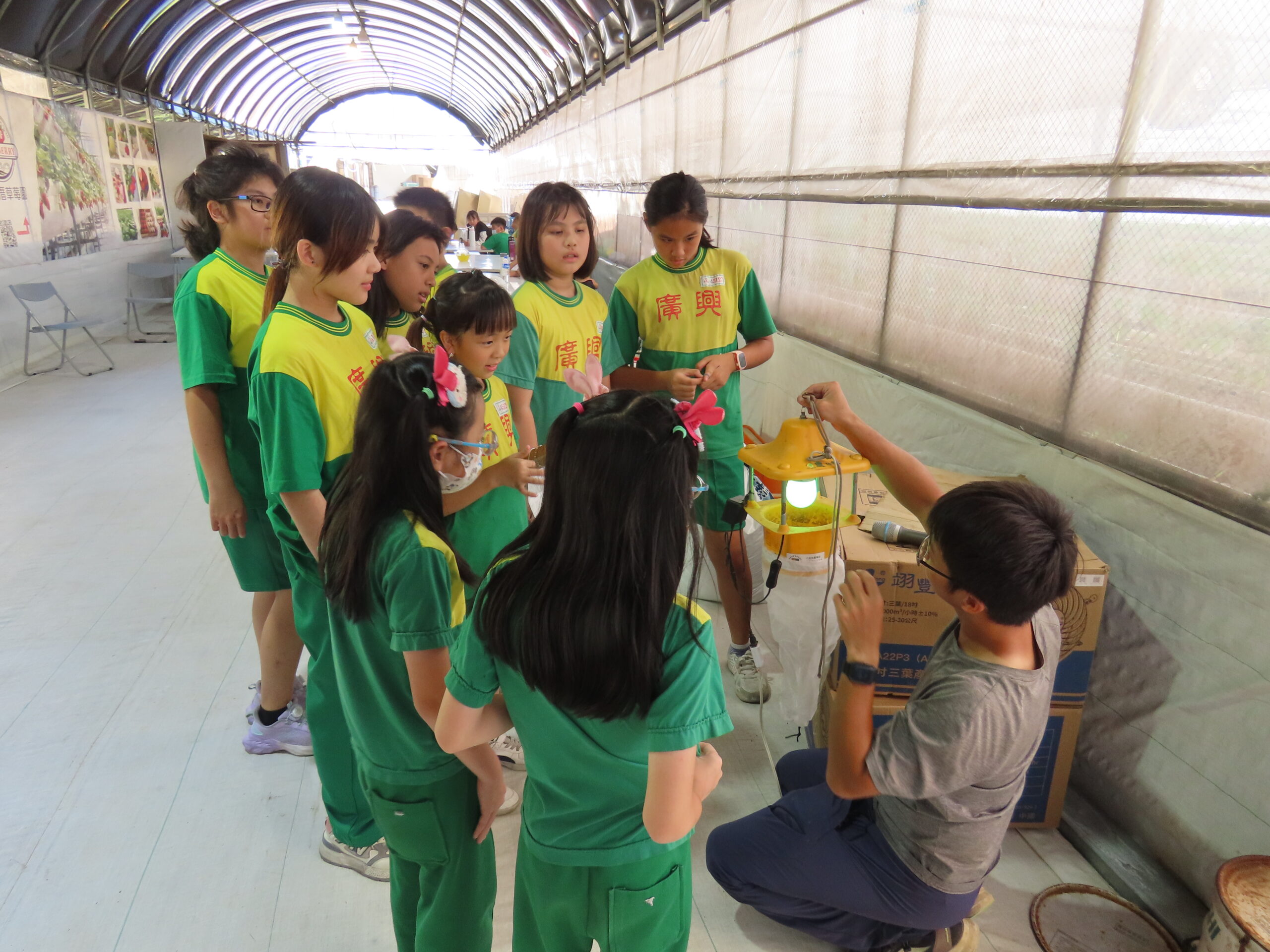 草莓園變教室!八德廣興國小用「水簾科技」培養學子永續思維 4546846513 4 scaled