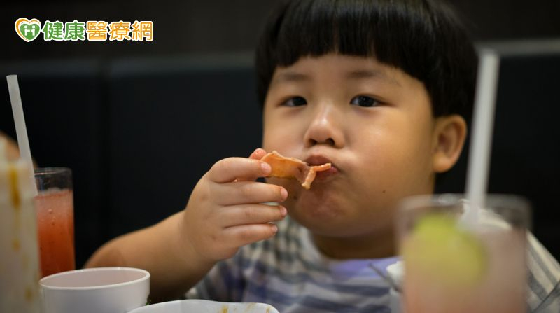 讓孩子吃了什麼?發現從出生至學齡前的肥胖與過敏風險因子!