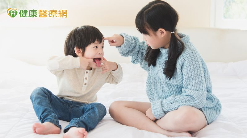 孩子愛學大人吵架?常被忽視變沉默?了解家庭互動如何影響孩子人際關係!