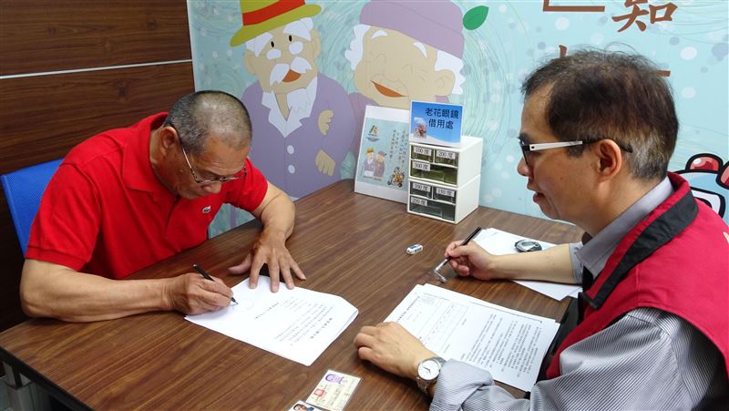 高齡駕駛換照門檻下修70歲 做1事爽領3.6萬補助