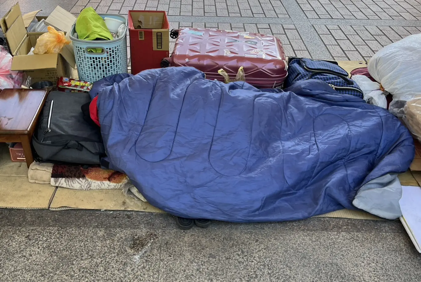冷氣團發威!人安基金會關懷街友 發放保暖物資 54w5 1