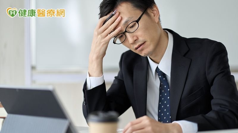 噁心畏光又想吐! 32歲工程師靠「2招」偏頭痛改善大半
