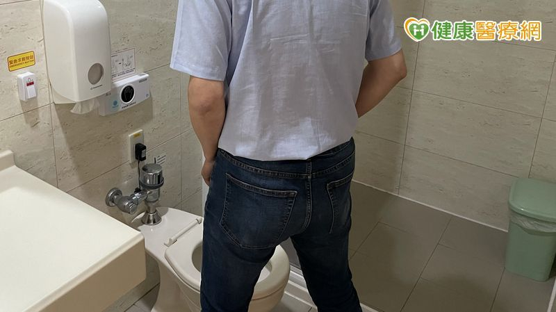 58歲男激情解鎖新體位聽見「啪」響聲 下體變「紫茄子」急送醫