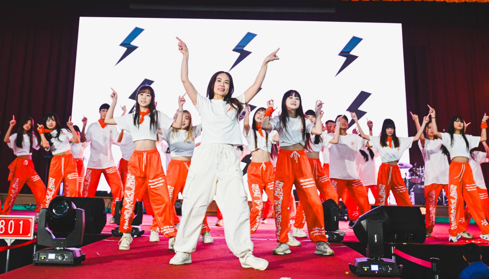 8c0d234f f4d4 4fc2 8bd5 0f5b6bea8701