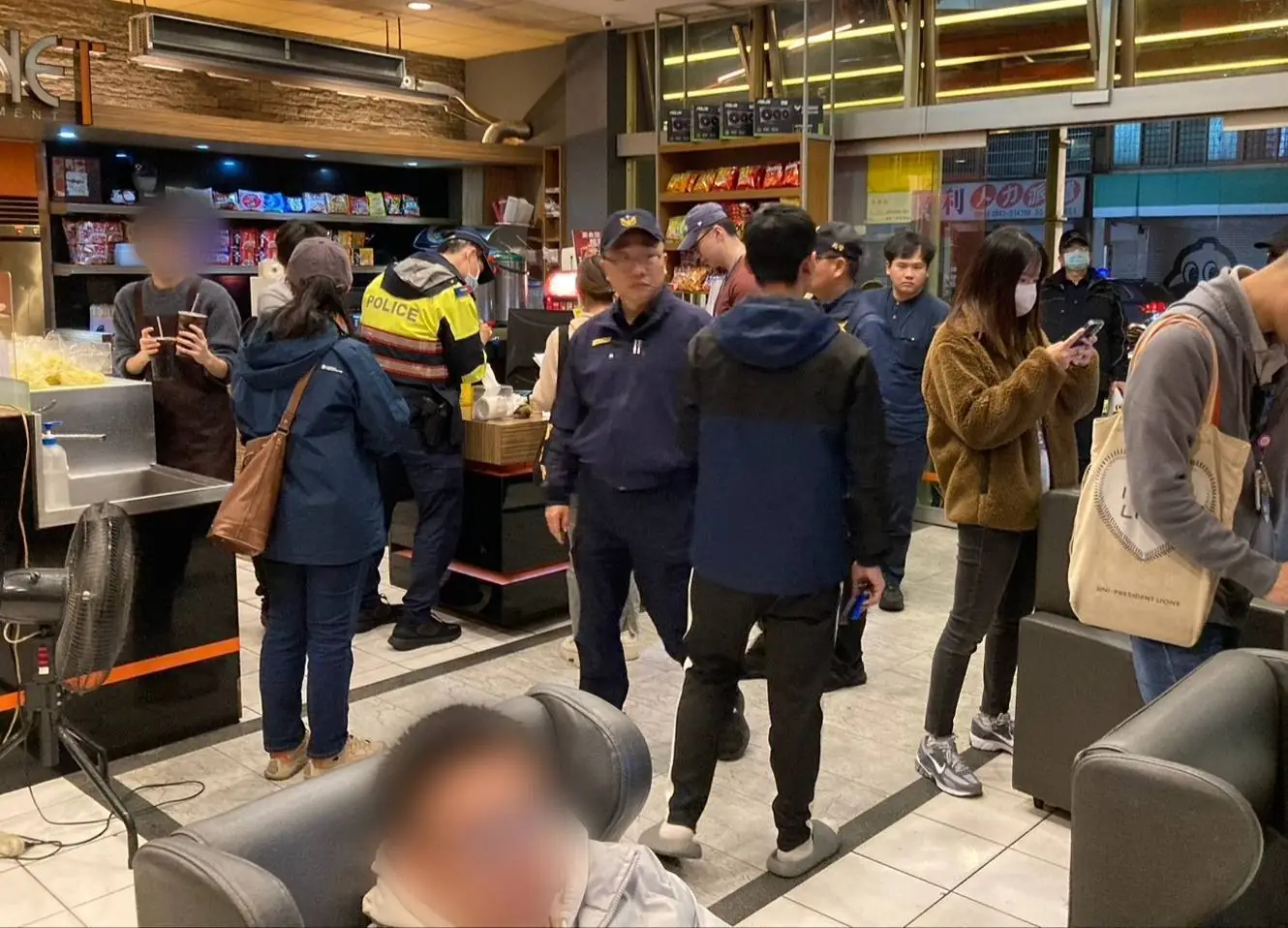 八德分局維護地區治安 雷霆除暴專案出動39警力遏止不法行為 八德分局維護地區治安 雷霆除暴專案出動39警力遏止不法行為
