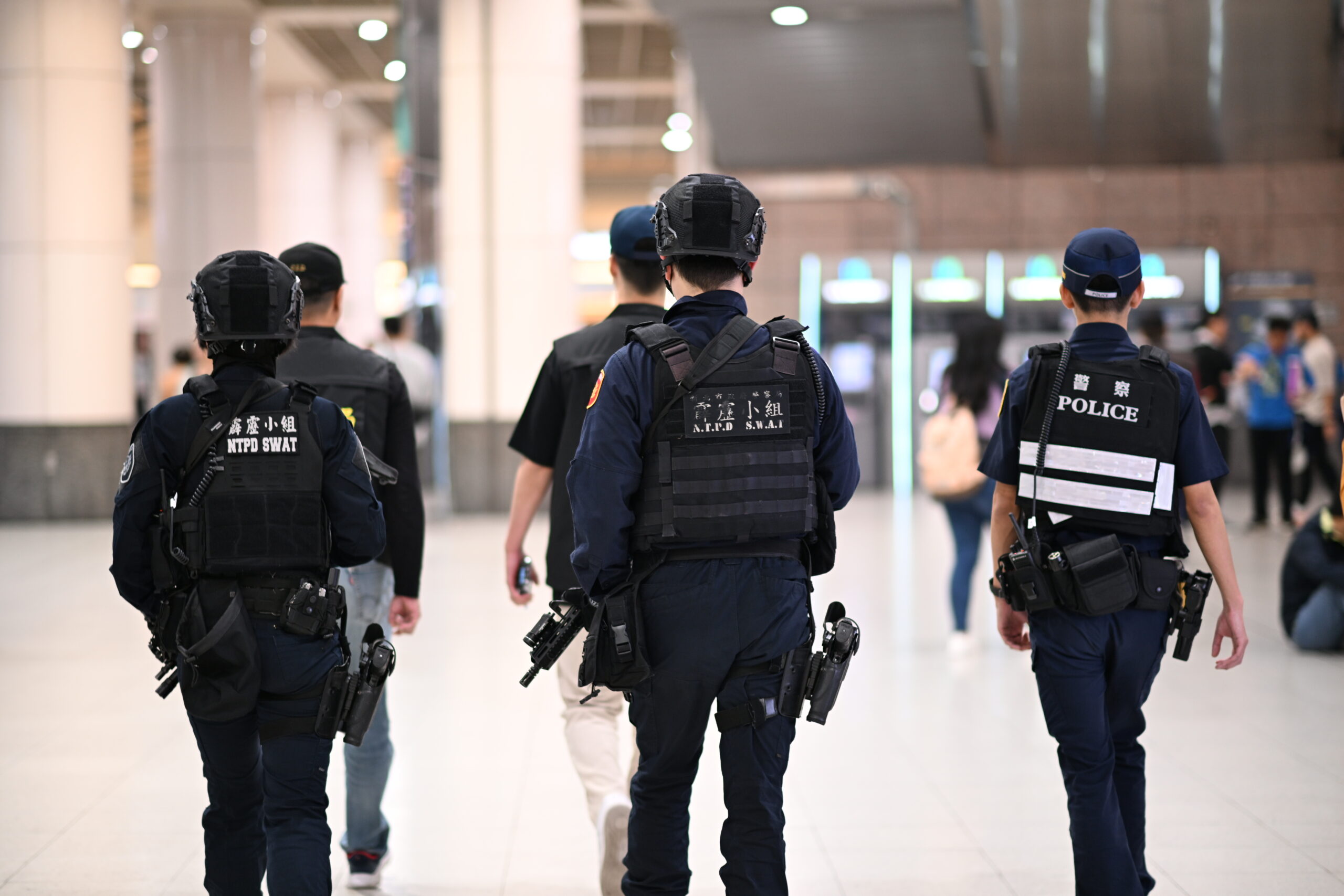 跨年警力動員逾8000人!強化情蒐、交通疏導確保民眾安全 DSC 9537 scaled