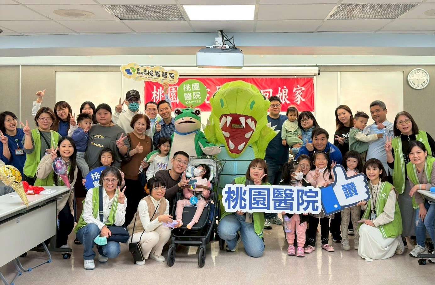 LINE ALBUM 20251129早產兒回娘家 251129 1