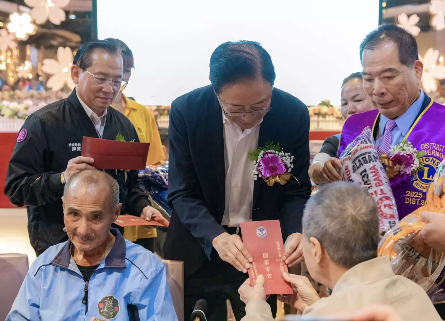 張善政感謝獅子會力挺公益 關懷金與物資傳遞歲末溫暖 張善政感謝獅子會力挺公益 關懷金與物資傳遞歲末溫暖