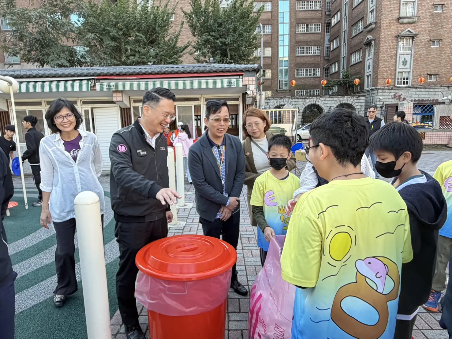 桃園非家戶垃圾費「隨袋徵收」上路 校園實施狀況曝光 S 18448483 0 0
