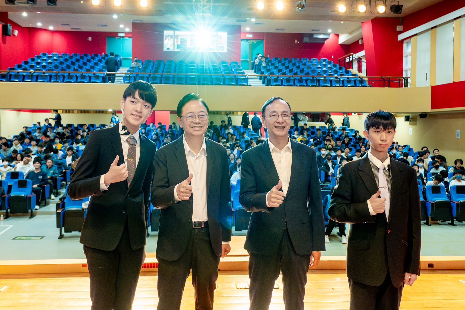 張善政與建中學生對談 鼓勵青年朝目標堅定前行 S 20029499 0