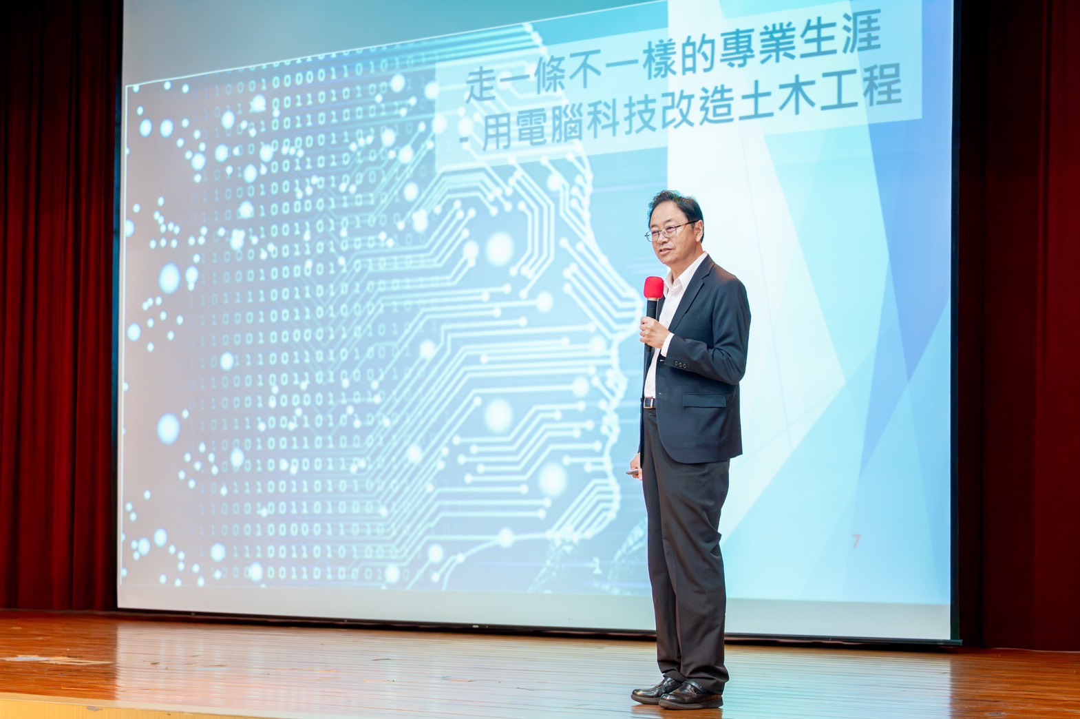 張善政與建中學生對談 鼓勵青年朝目標堅定前行 S 20029501 0