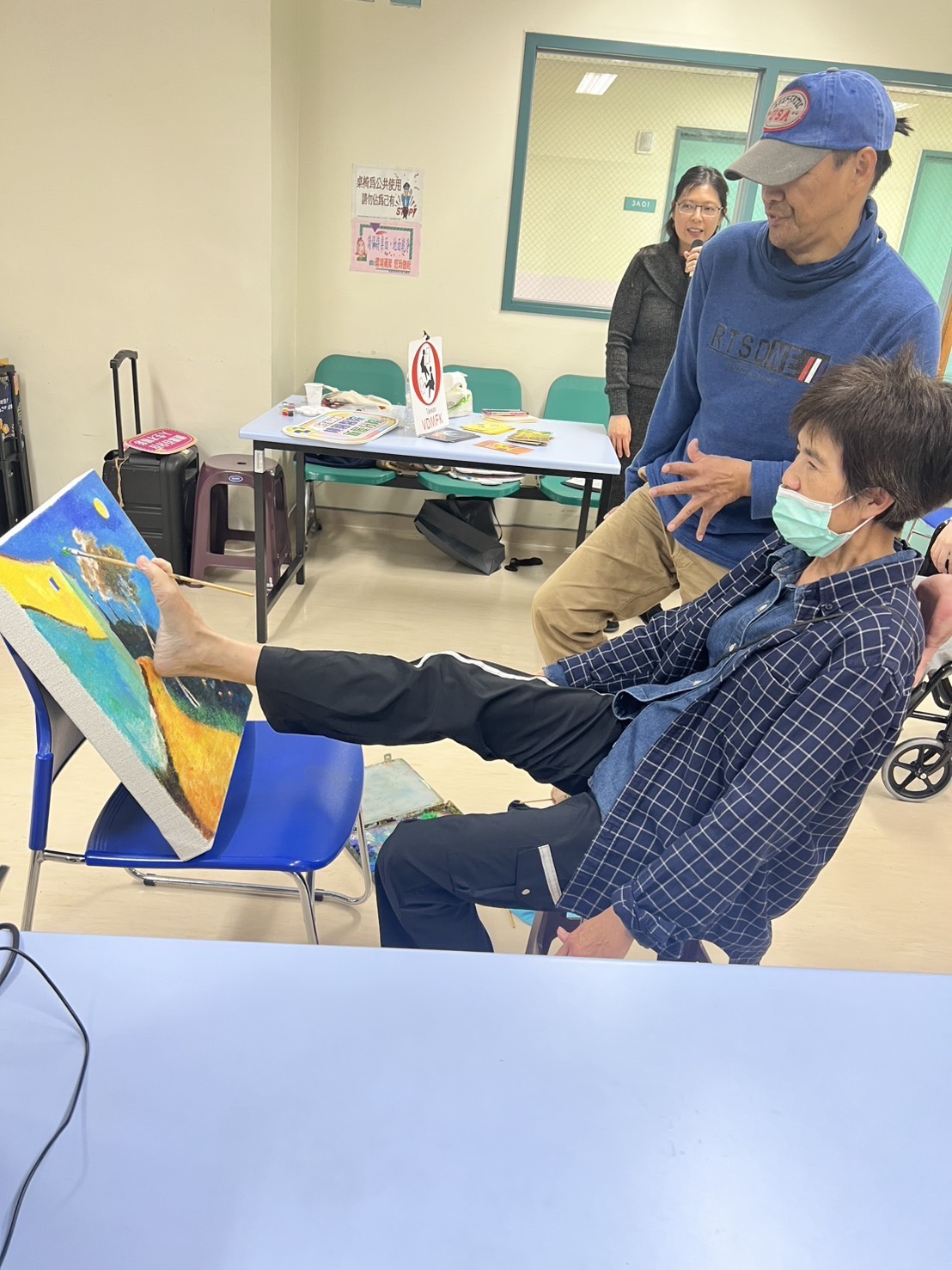 部桃新屋分院響應國際身心障礙者日 邀口足畫家廖瑞金分享生命故事 S 43352089 0
