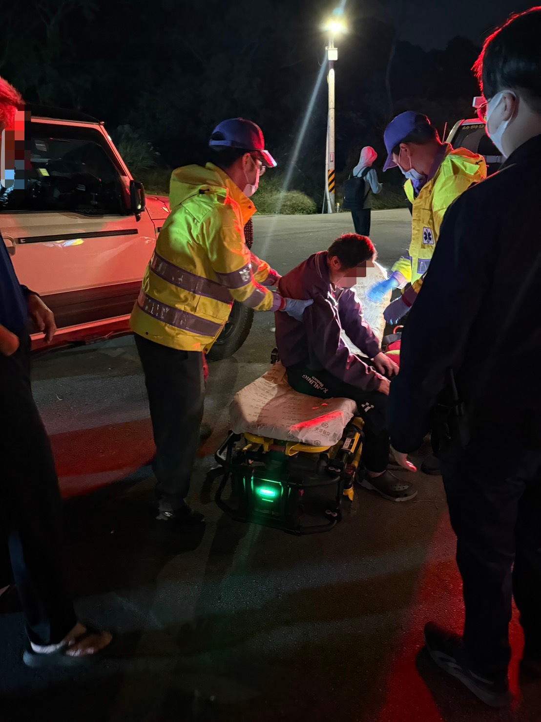 身障男子迷途徘徊軍營外 楊梅警即時助送醫與家人團聚 S 77660226 0