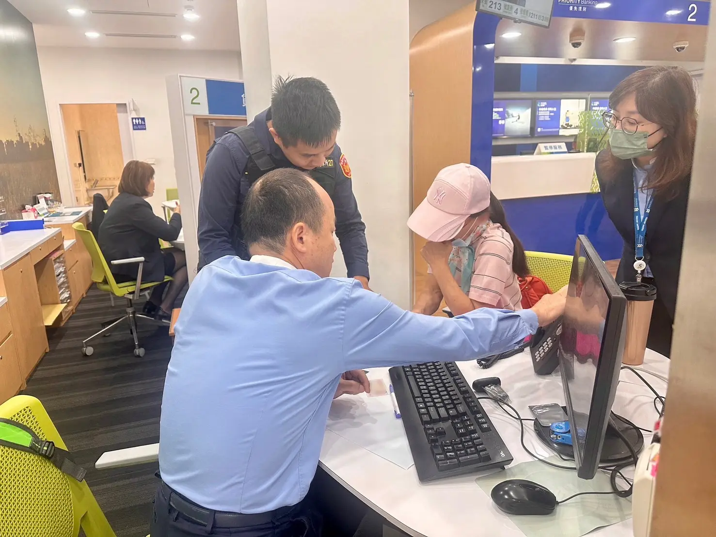 龍潭6旬婦聽信男網友誆騙投資保證獲利 警苦勸守住35萬美金 S 7979020 0