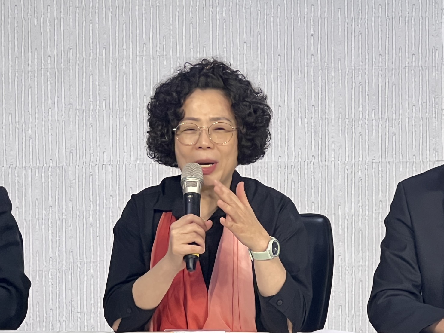 刑事局攜手陳幼芳宣傳常見詐騙話術 籲網路交易選擇官方平台 S 84770886