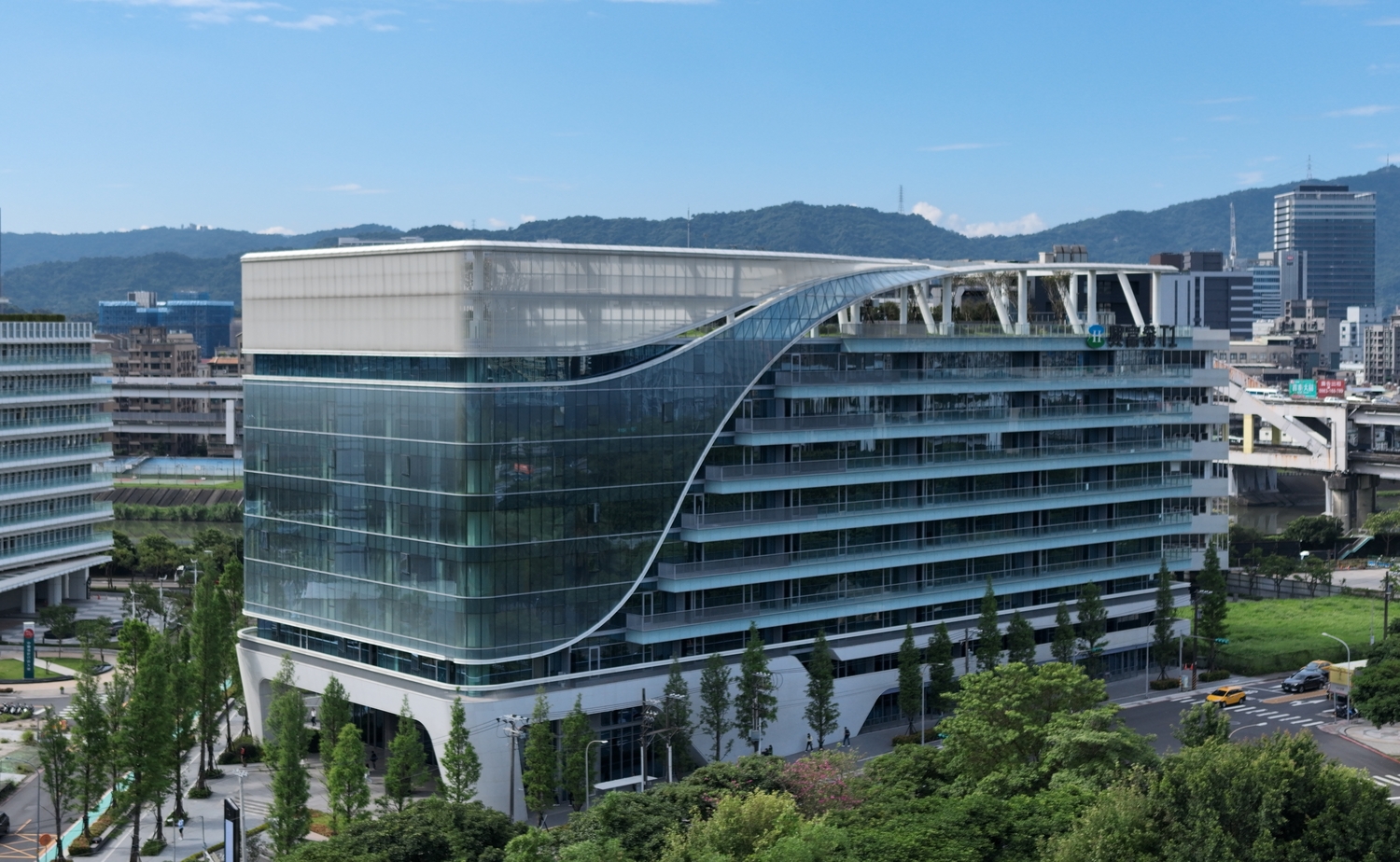 南港商辦創139萬天價 內科1/2價磁吸企業佈局 V1141208002