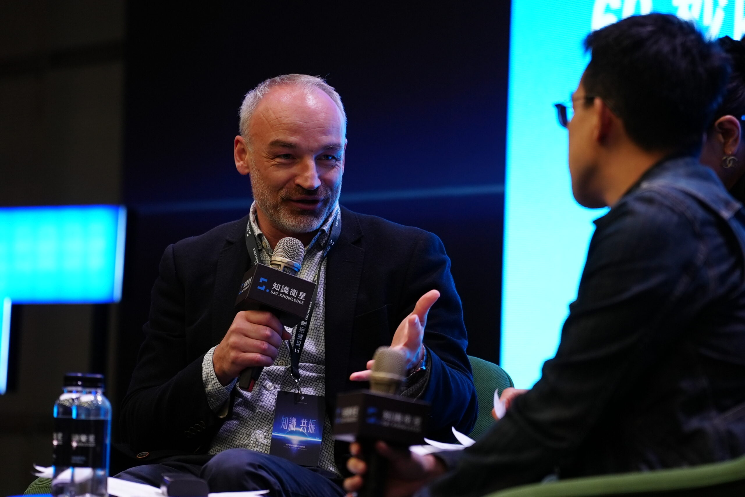 「2025 知識共振交流專場」登場 知識衛星攜手跨域大師揭開復盤與規劃策略 邁向 2026 新視野 V6 scaled