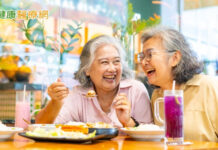 吃錯當心老得快!瑞典研究:長期吃「促發炎飲食」 慢性病累積速度增