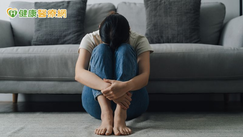 覺得自己比別人差?專家:因為你太清楚自己的缺點了