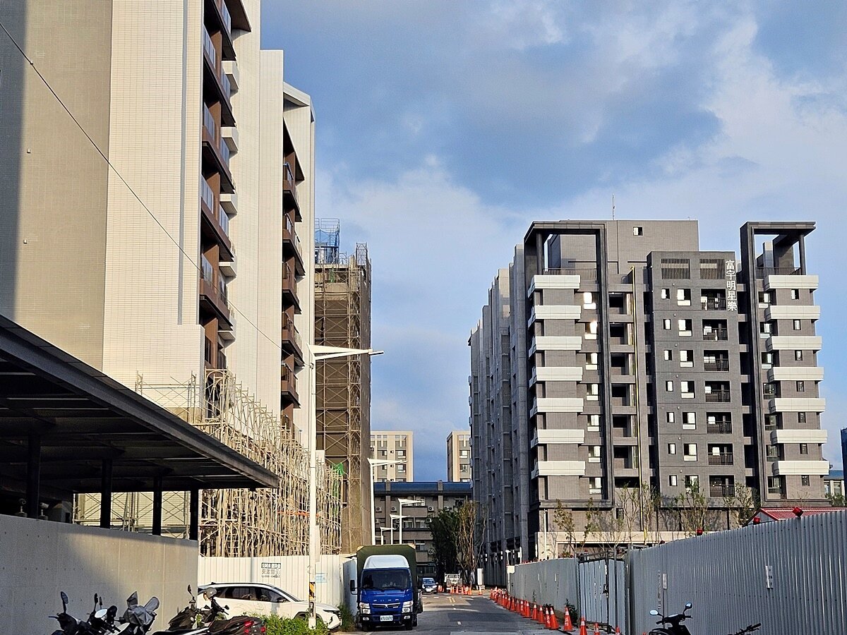 房價正在跌!民眾購屋負擔真減輕?關鍵數據揭縣市變化