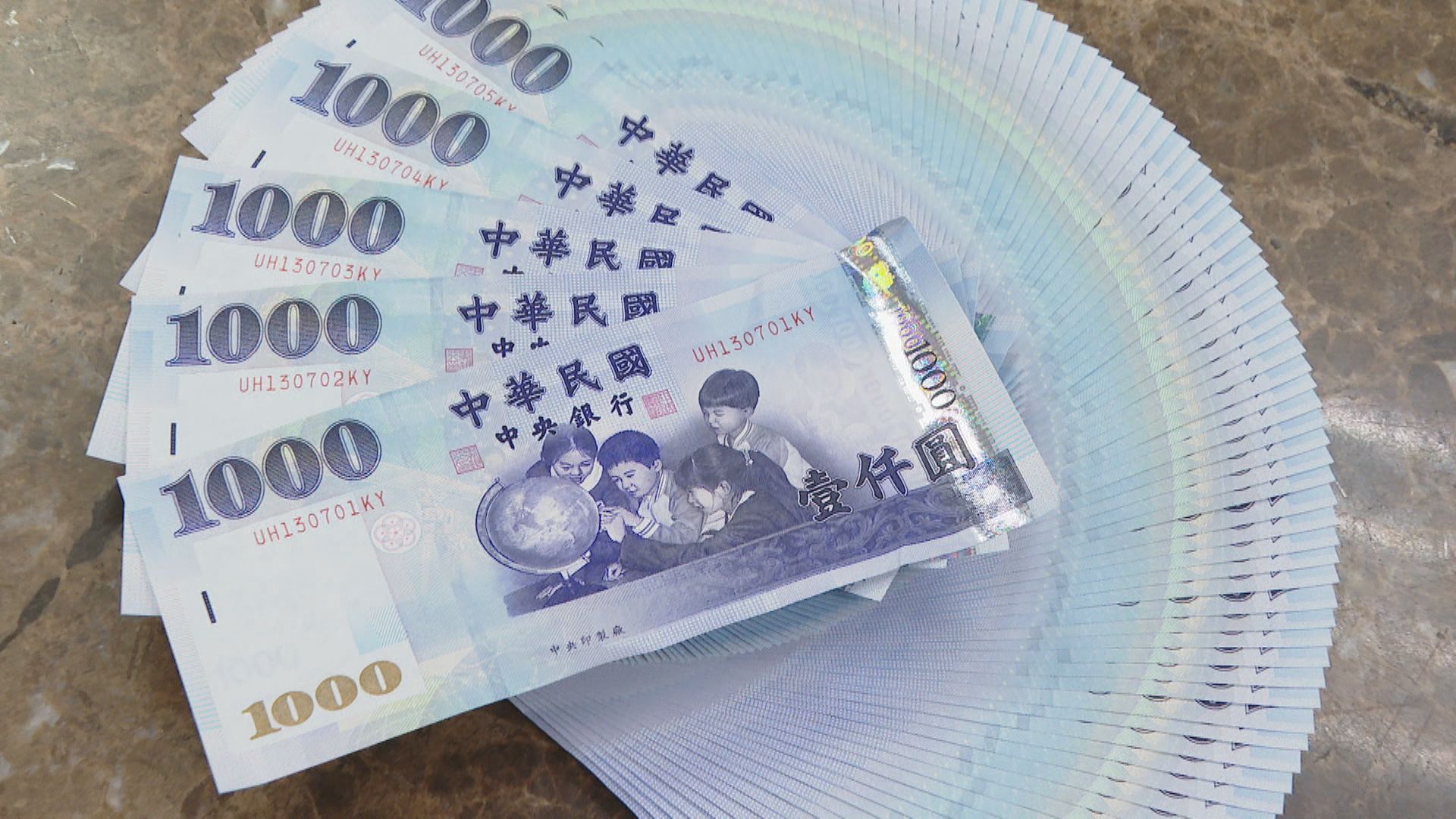 爸爸50歲退休已領逾3000萬 昆蟲達人諷年金爭議:謝謝藍白