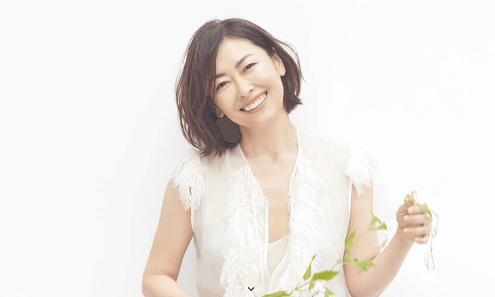 中山美穗遺骨仍伴妹在客廳 遺物見「姊妹情深」文件夾惹淚崩